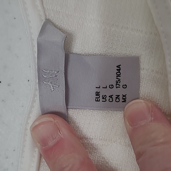 H&M Creamy White Wide Ribbed Long Sleeve Blouse size Large - Picture 6 of 9